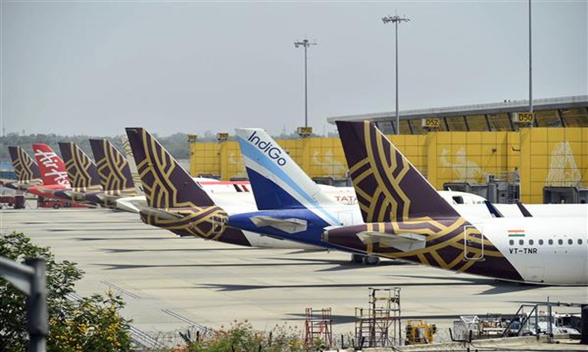 कोहरे के कारण SBSI हवाईअड्डे पर 16 उड़ानें रद्द, 2 उड़ानें डायवर्ट