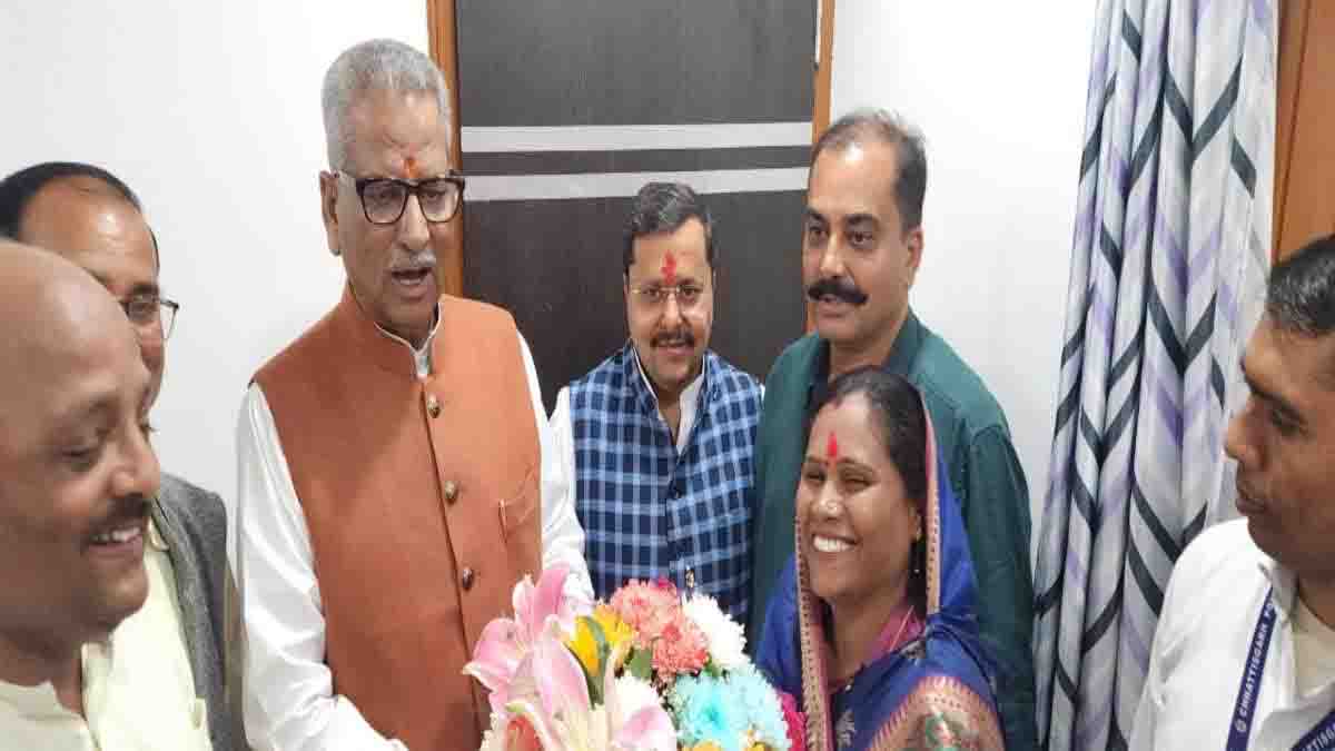 छत्तीसगढ़ प्रदेश प्रभारी से मिले भाजपा के सभी विजयी प्रत्याशी
