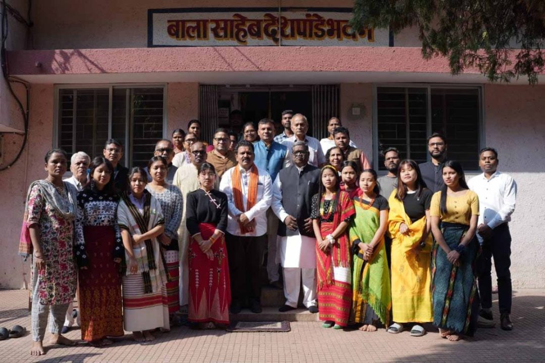 शबरी कन्या आश्रम की उत्तर पूर्व राज्यों की बहनों से मिले डिप्टी सीएम विजय शर्मा