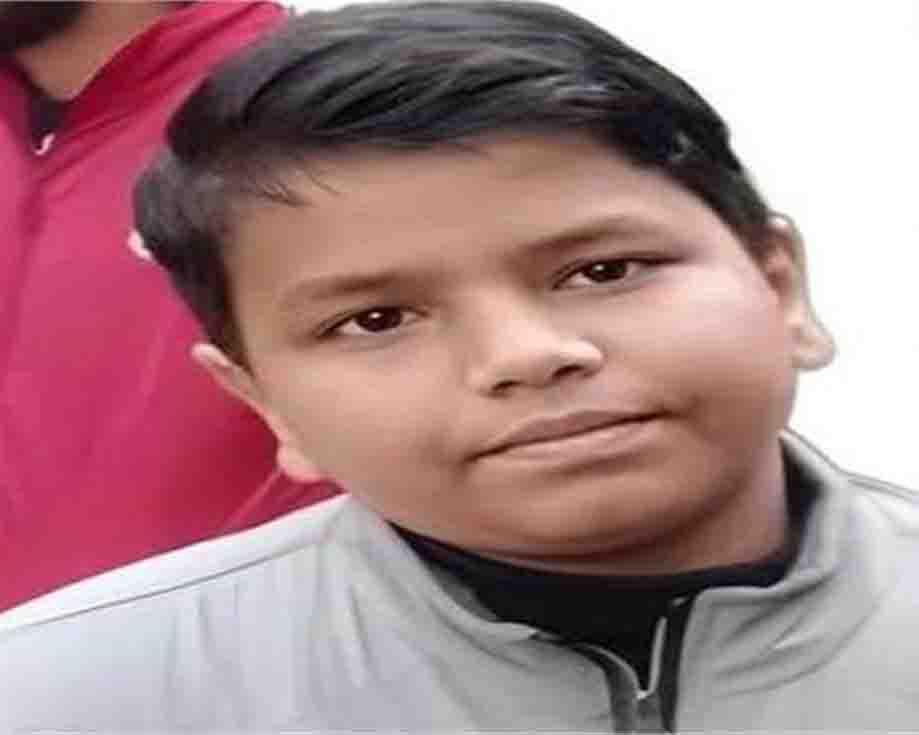 स्कूल में बास्केटबॉल खेल रहे बच्चे की मौत