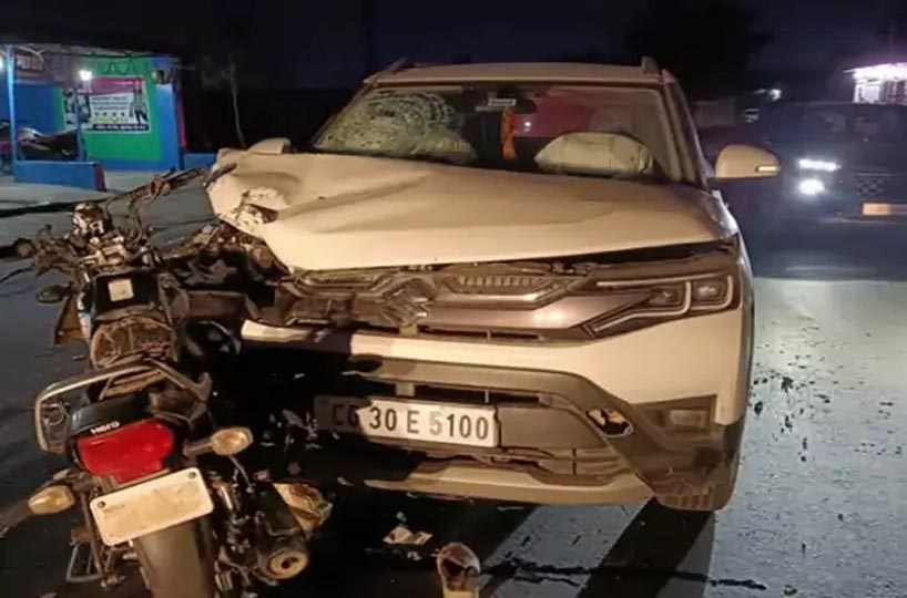 कार ने बाइक को मारी टक्कर, 2 युवक घायल