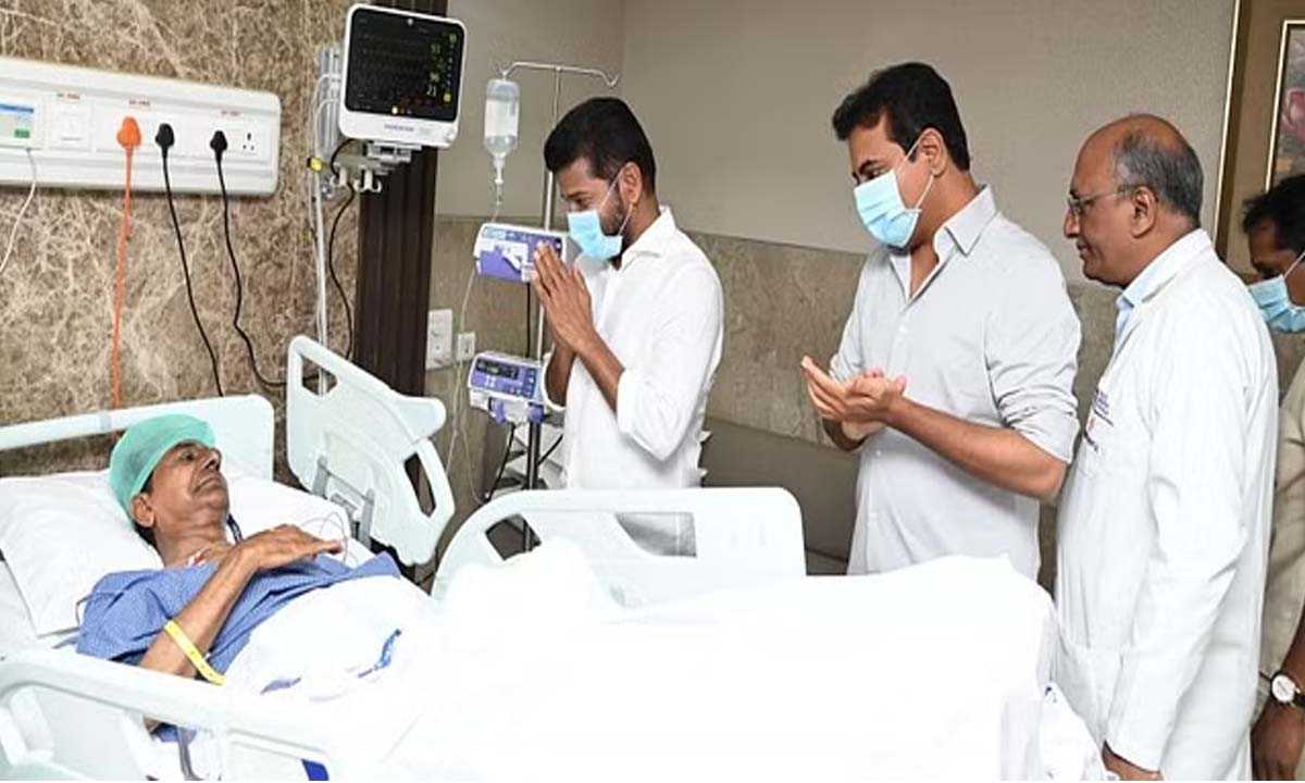 तेलंगाना के मुख्यमंत्री रेवंत रेड्डी ने यशोदा अस्पताल में केसीआर से मुलाकात की