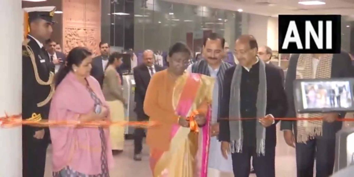 राष्ट्रपति द्रौपदी मुर्मू अटल बिहारी वाजपेयी की जयंती भजन संध्या में हुई शामिल