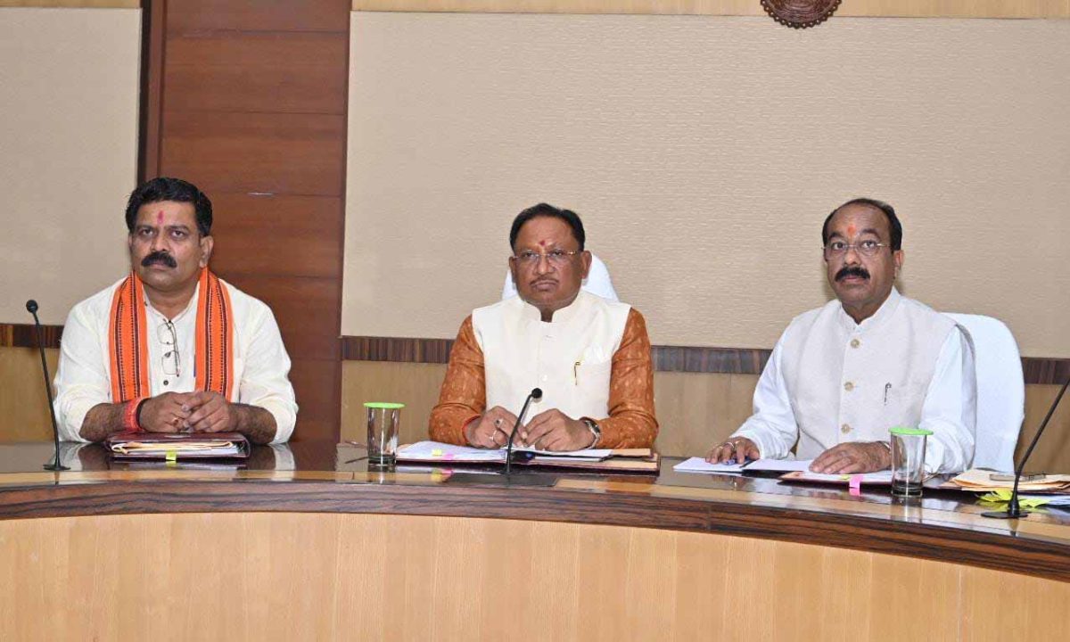 साय कैबिनेट की बैठक शुरू, डिप्टी सीएम अरूण साव और विजय शर्मा मौजूद
