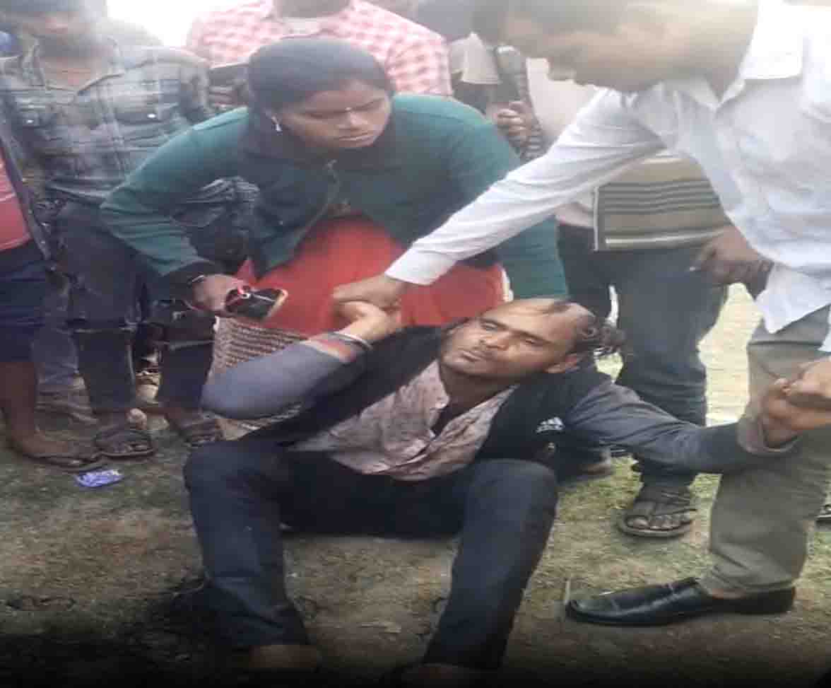 मूकबधिर बच्ची से किया छेड़छाड़, लोगों ने किया ये हाल