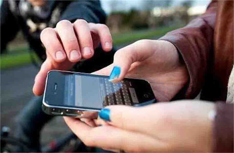 ड्यूटी से घर जा रही महिला को झपटमारों ने बनाया निशाना