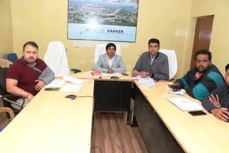 मुख्यमंत्री साय ने वीसी के माध्यम से अधिकारियों की ली बैठक