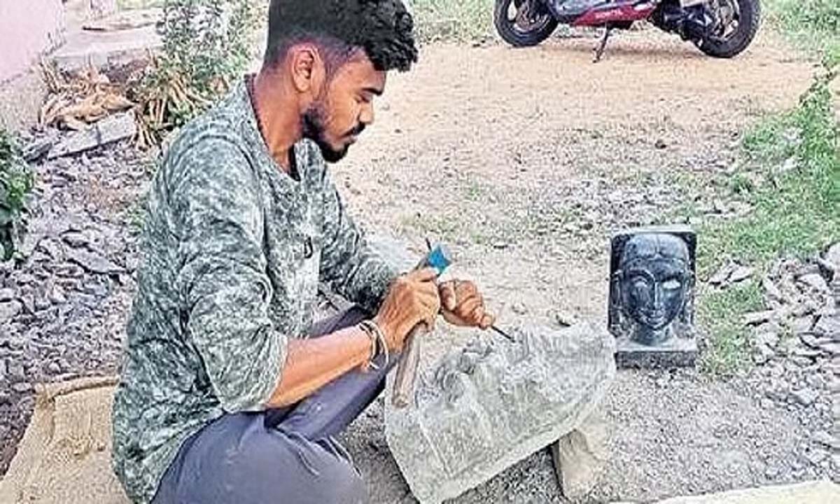 कर्नाटक: मुंदरगी मूर्तिकार राम मंदिर के लिए पत्थर तराशेंगे