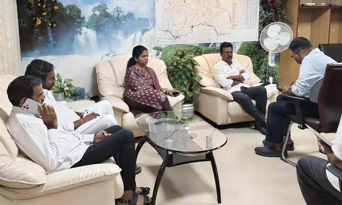 विधायक तत्काल सिंचाई जल छोड़े जाने पर दबाव डाल रहे