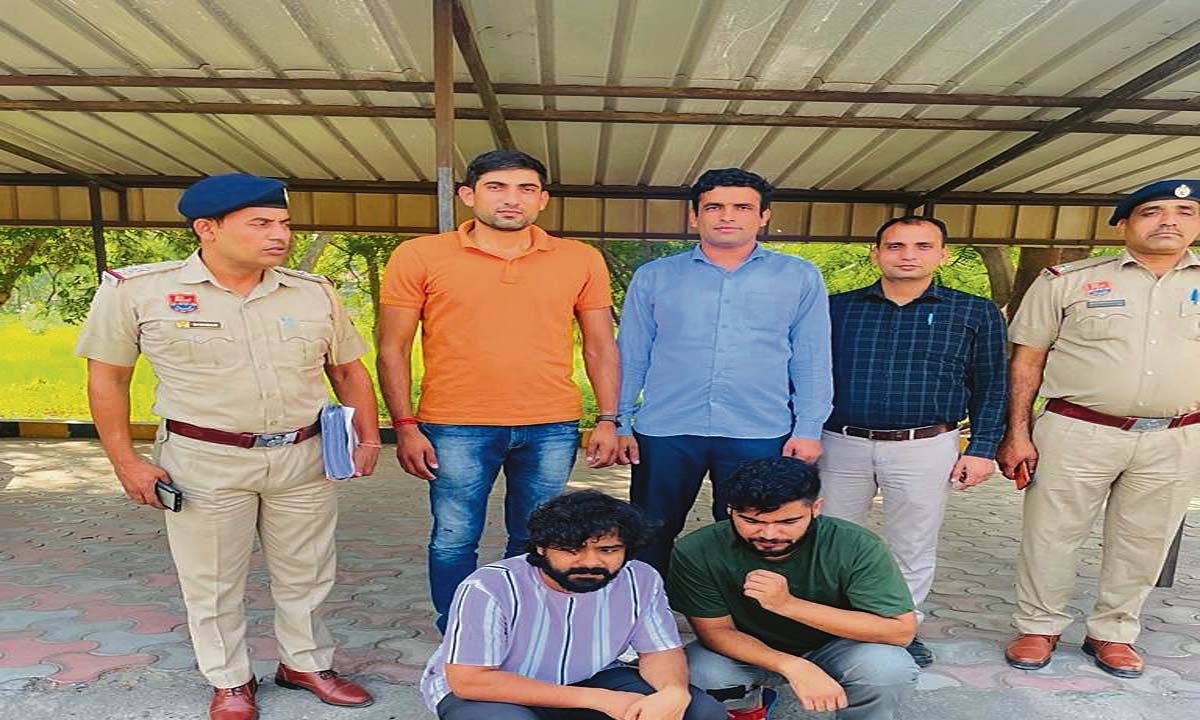 साइबर ठगी के आरोप में दो गिरफ्तार