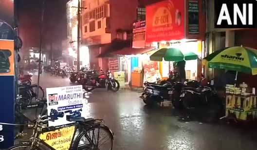 तमिलनाडु में हुई भारी बारिश, स्कूलों में आज छुट्टी