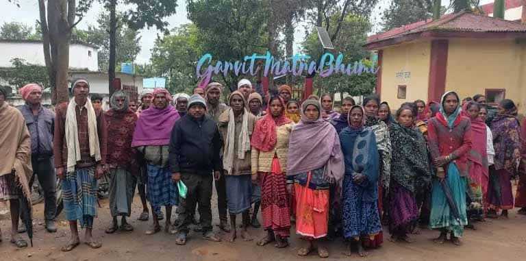शमशान घाट मे अवैध कब्जा, ग्रामीणों ने थाने में किया प्रदर्शन