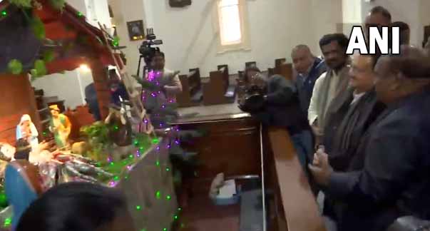 सेक्रेड हार्ट कैथेड्रल चर्च पहुंचे जेपी नड्डा, क्रिसमस की बधाई दी