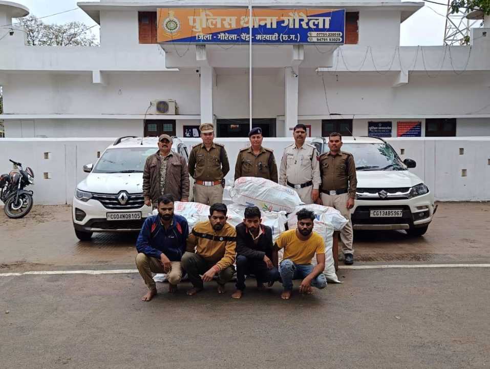 महंगी कारों से 51 लाख का गांजा जब्त, 4 तस्कर अरेस्ट