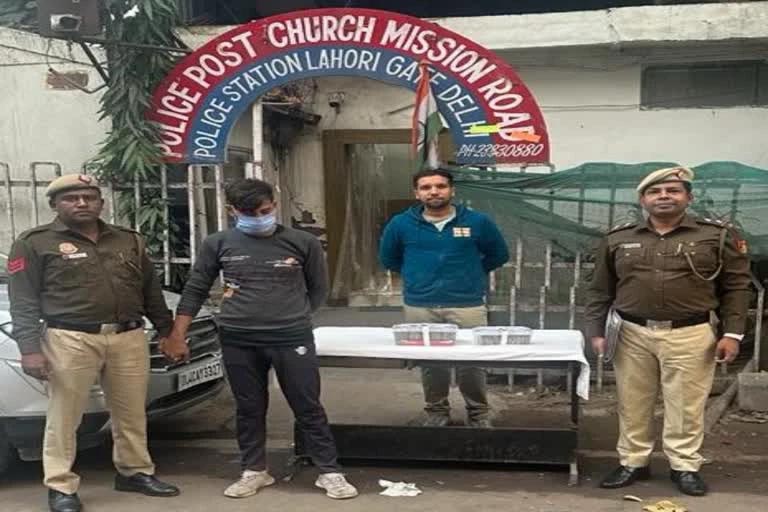 व्यापारी के घर से लाखों की चोरी, आरोपी गिरफ्तार