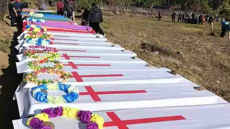 जातीय संघर्ष में मारे गए 23 लोगों को सात महीने बाद दफनाया