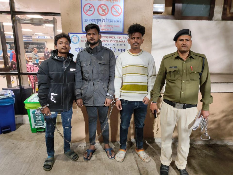 मैकेनिक के साथ ढाबे में मारपीट, तीन गिरफ्तार