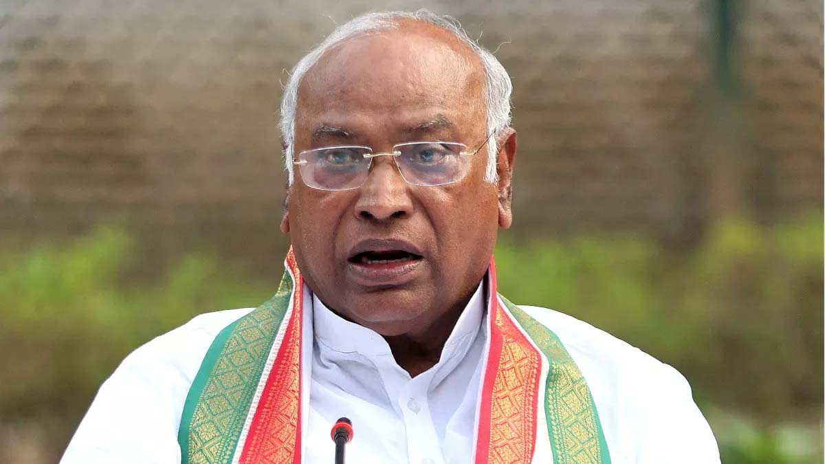 तेलंगाना कांग्रेस विधायकों ने खड़गे को सीएम पद पर फैसला करने के लिए किया अधिकृत