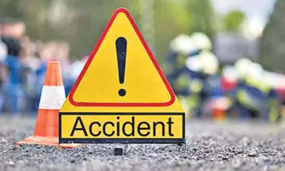 कडप्पा में दो बसों की टक्कर में एक की मौत और पंद्रह घायल