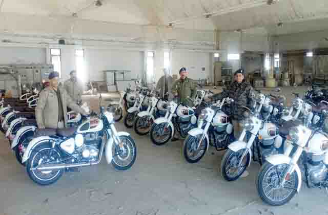 विश्व बैंक स्पॉन्सर्ड योजना के तहत प्रदान किए 350 सीसी मोटरसाइकिल