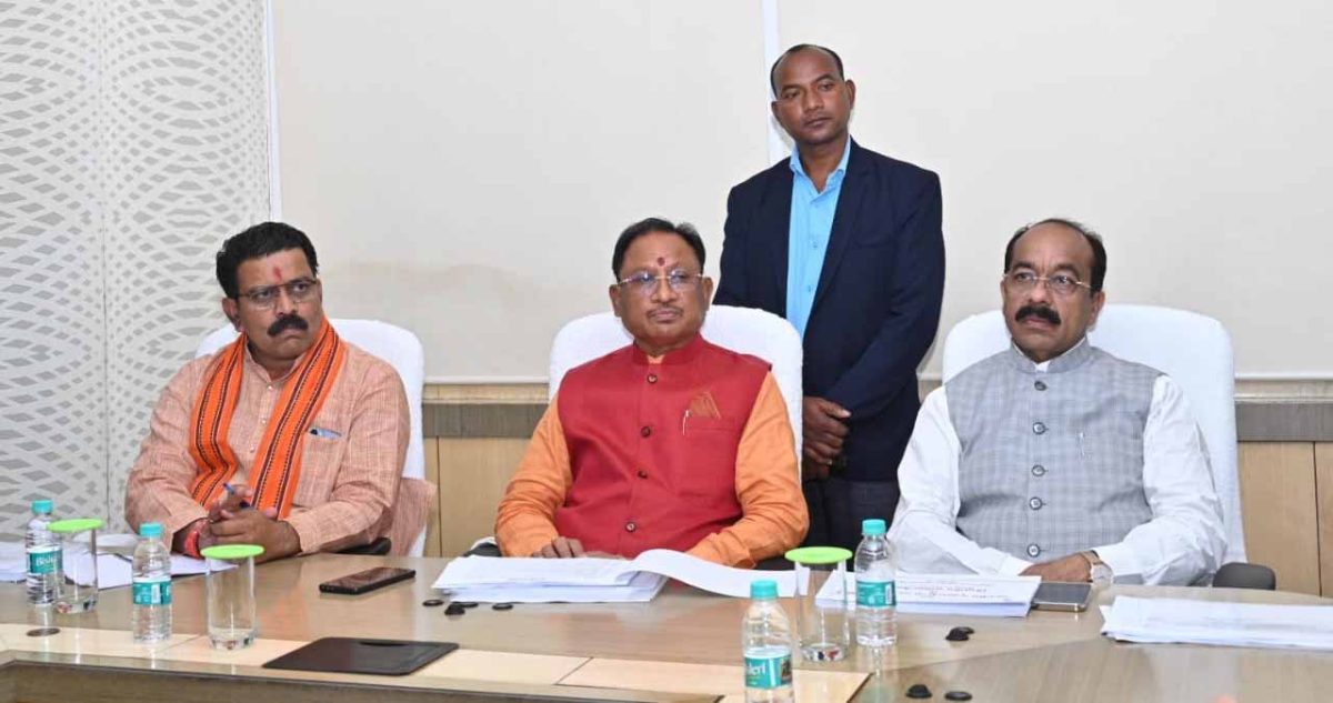 मुख्यमंत्री विष्णुदेव साय का अधिकारियों को निर्देश, 108 एम्बुलेंस सेवा सुविधा करें दूरस्त