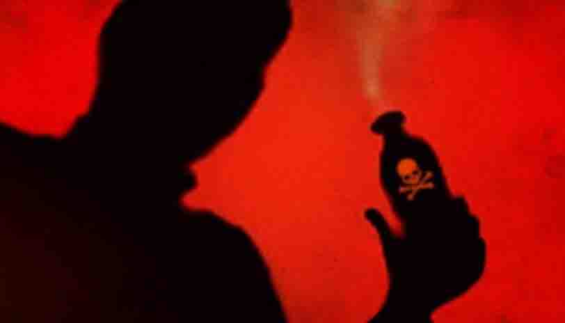 दामाद ने ससुर पर फेंका तेज़ाब, हालत नाजुक