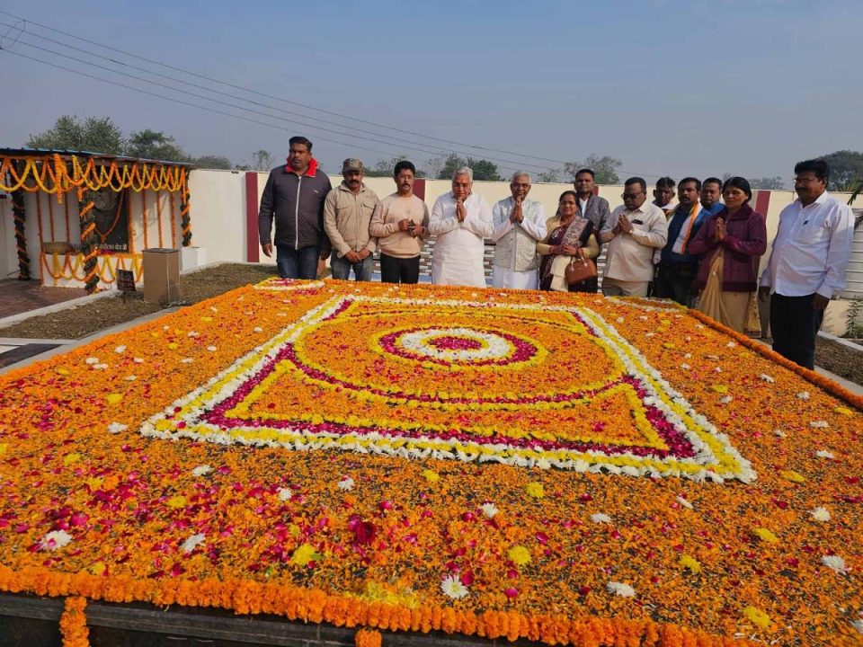 वरिष्ठ कांग्रेस नेता मोतीलाल वोरा की पुण्यतिथि पर दी गई भावभीनी श्रद्धांजलि
