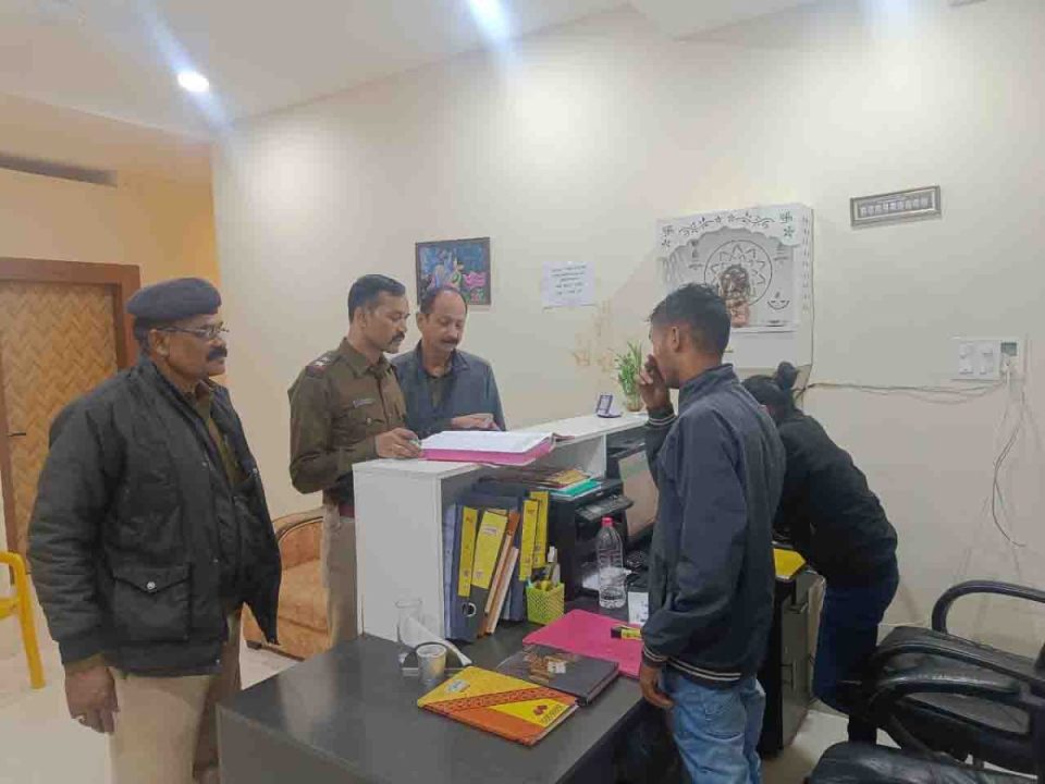 शपथ ग्रहण समारोह से पहले रायपुर पुलिस ने चलाया चेकिंग अभियान
