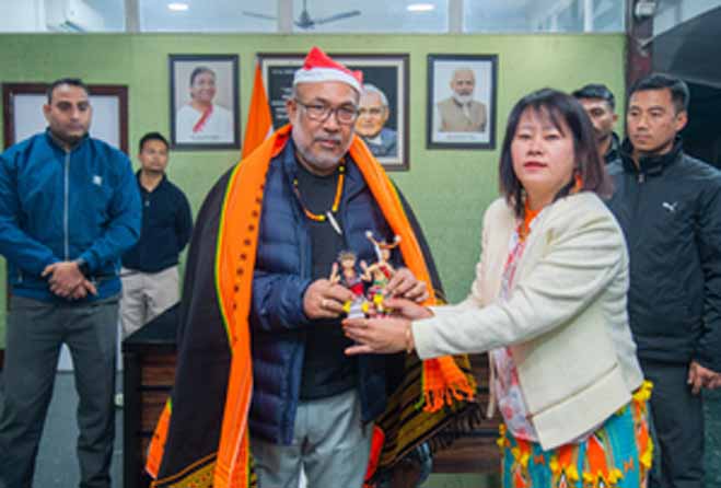 मणिपुर के मुख्यमंत्री ने क्रिसमस के दिन राज्य के लोगों से हिंसा छोड़ने