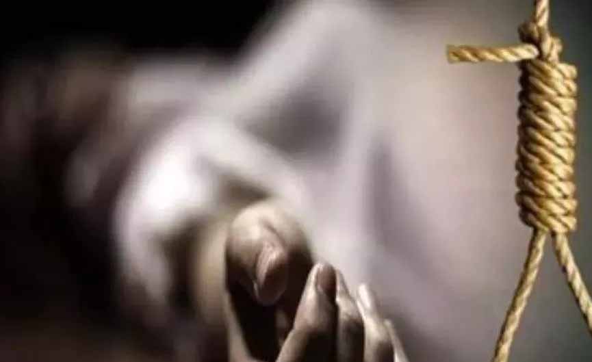 फंदे पर झूल गई 12वीं की छात्रा, सुसाइड की घटना से परिजन सदमे में