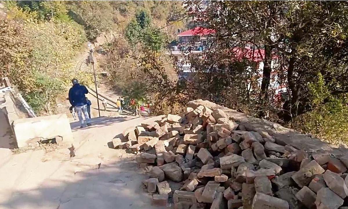 सुरक्षा दीवार को लेकर सोलन नगर निकाय और रेलवे के बीच मतभेद