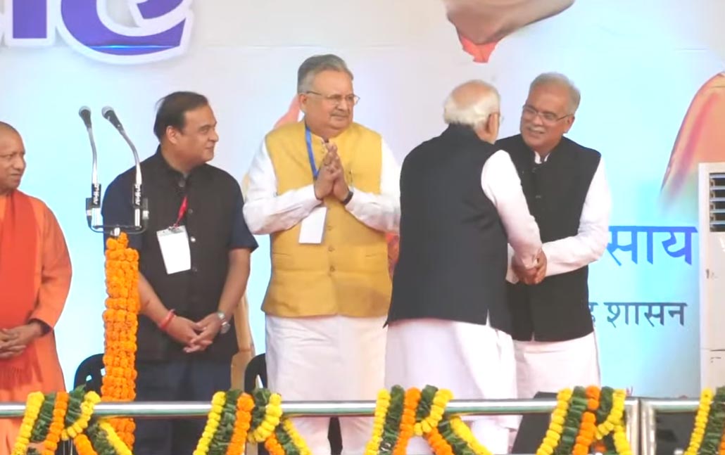 भूपेश बघेल से मिले पीएम मोदी