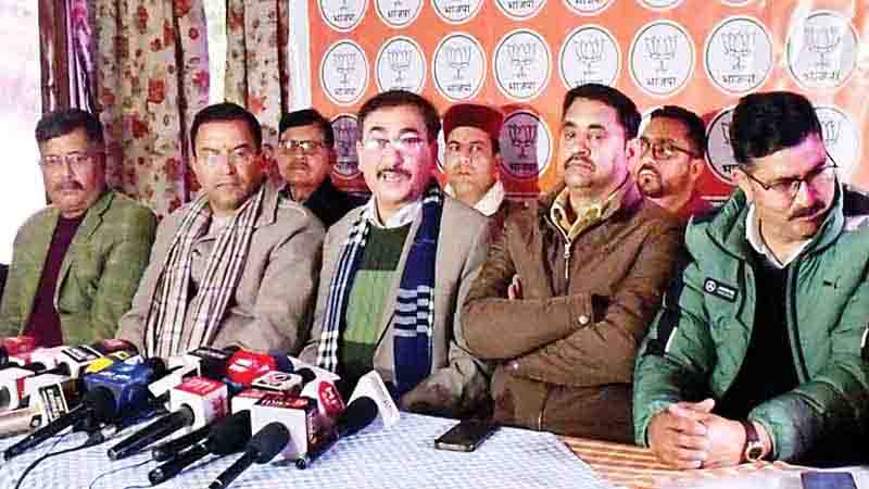 सुक्खू के बयान पर विपिन परमार का आंकड़ों के साथ पलटवार