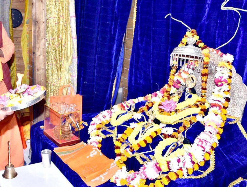 रामलला के प्राण प्रतिष्ठा के लिए संतों को भेजा गया निमंत्रण, सामने आया वीडियो