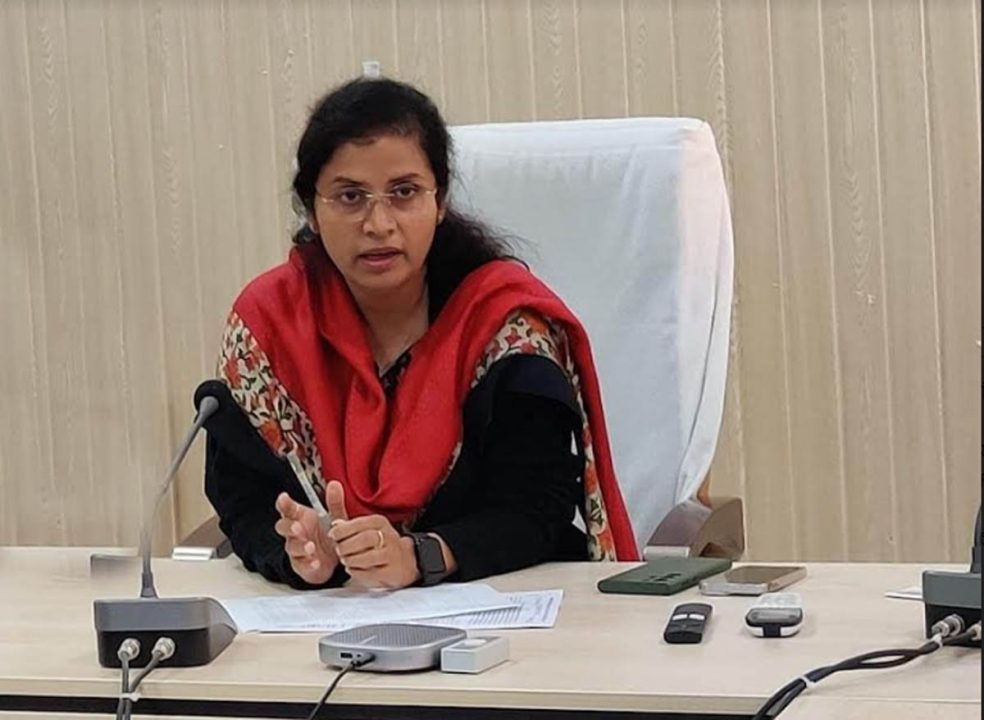 विकसित भारत संकल्प यात्रा में सभी विभाग हितग्राहियों को लाभ दिलाएं : डॉ. सिद्दीकी