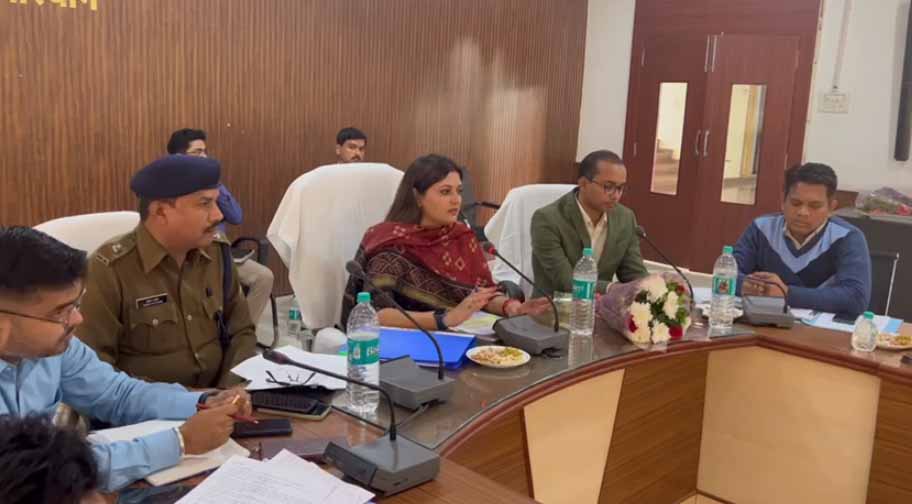 महिला विधायक ने ली 3 घंटे तक अफसरों की मीटिंग, समस्याओं को तत्काल निवारण करने के निर्देश