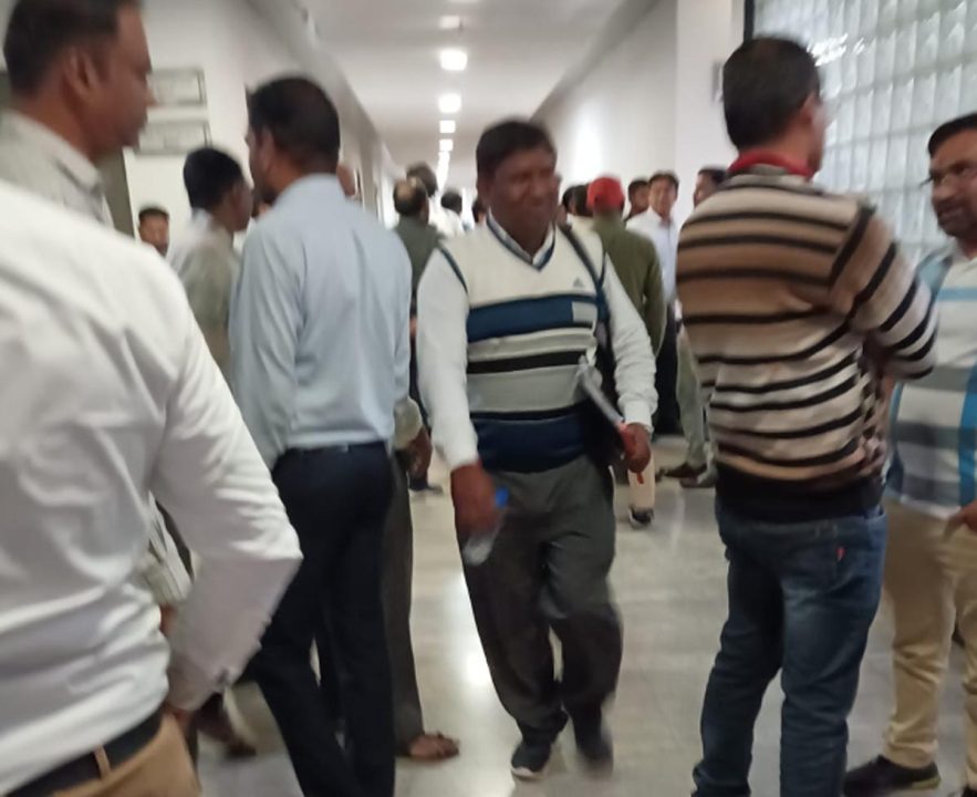 रायपुर मंत्रालय में हंगामा, जीएडी सचिव के खिलाफ कर्मचारियों में रोष