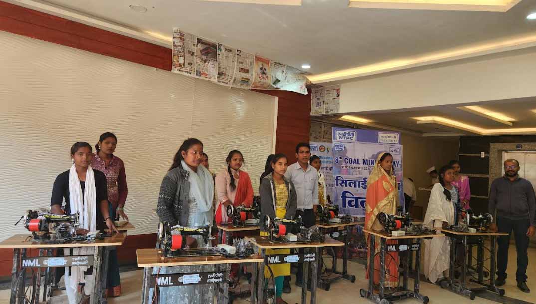 एनटीपीसी तलईपल्ली बना रहा महिलाओं को सशक्त, 43 सिलाई मशीनों का वितरण