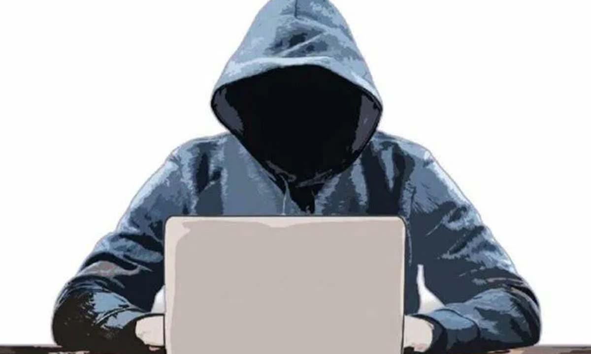 WhatsApp Hacking: लोगों को ठगने के लिए जालसाजों की नई चाल