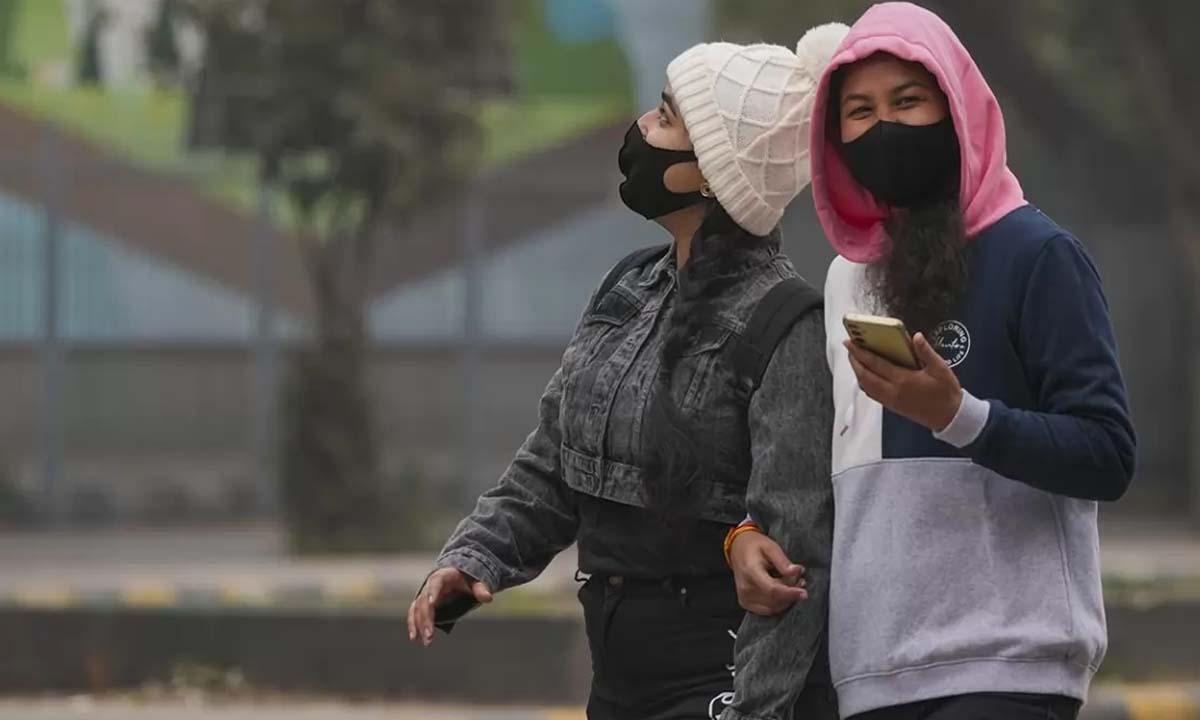 Kashmir: शीतलहर की चपेट में
