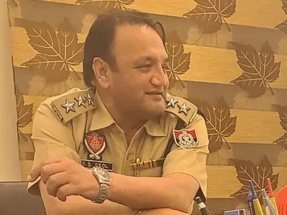 DSP का मिला शव, दोस्तों के साथ निकले थे