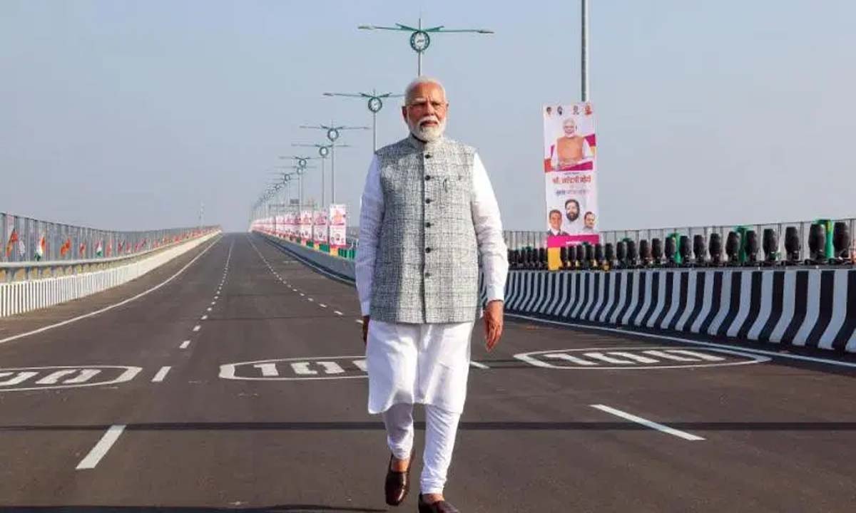 Mumbai: पीएम ने देश के सबसे लंबे समुद्री पुल का उद्घाटन किया