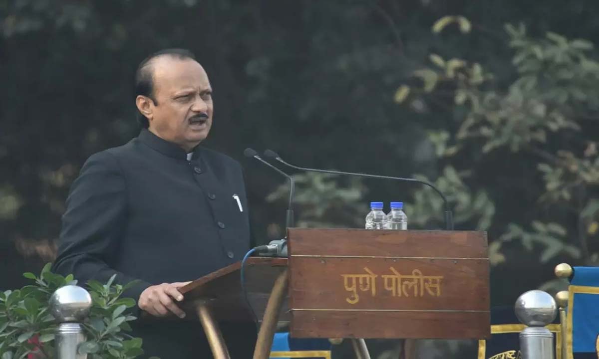 Mumbai: अजीत पवार ने कहा- बेटे का अपराधी से मिलना 'सही नहीं'