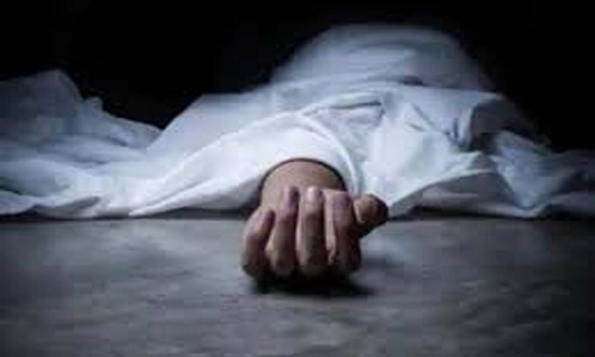 पीएचई कर्मचारी का शव बरामद होने के बाद विरोध प्रदर्शन