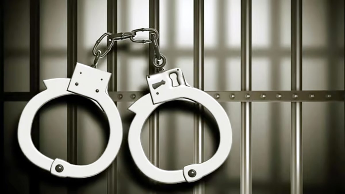 64वीं बटालियन सशस्त्र सीमा बल ने सोने की तस्करी के आरोप में तीन को पकड़ा