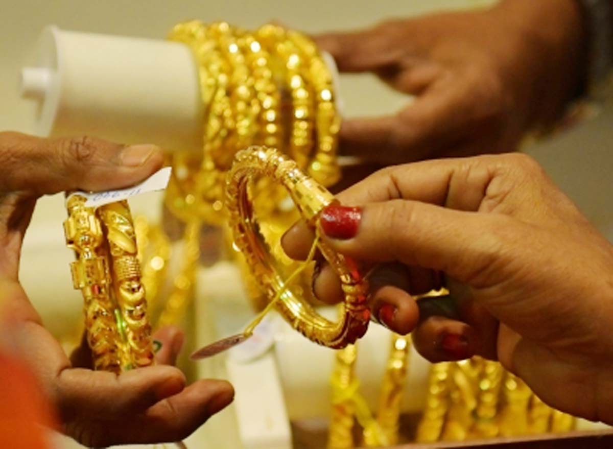 बढ़ती कीमतों के बीच भारत में सोने की मांग घटी, सामने आई रिपोर्ट
