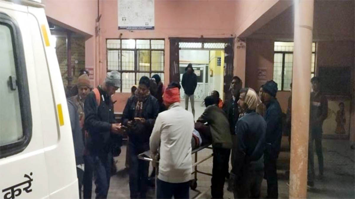ट्रैक्टर ट्राली से बाइक सवारों की हुई जोरदार टक्कर, एक की मौत