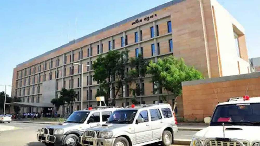 Gujarat : लोकसभा चुनाव को लेकर प्रदेश के 10 कलेक्टर, 11 डीडीओ बदल जाएंगे