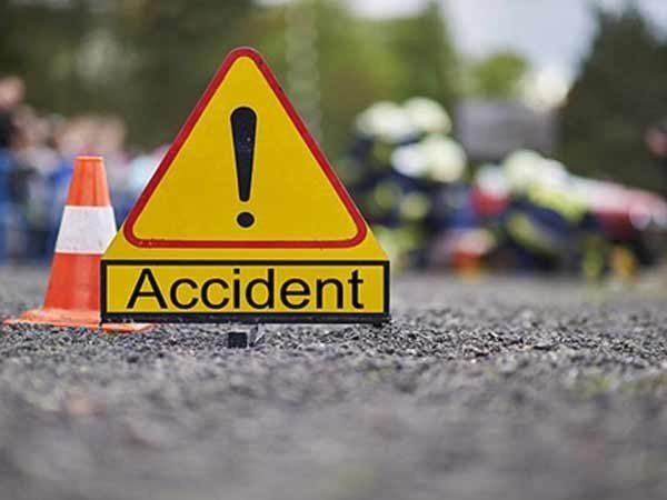 Uttar Pradesh : मथुरा में यमुना एक्सप्रेसवे पर दो बसें आपस में टकराई, 40 लोग घायल