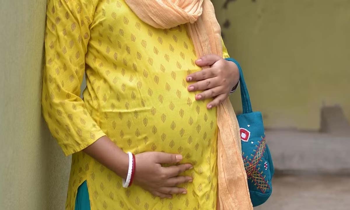 अधिकारी ने कहा कि इंदौर के अस्पताल में गर्भवती महिलाएं 22 जनवरी को प्रसव कराना चाहती